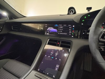 2026 Porsche TAYCAN thumbnail 22
