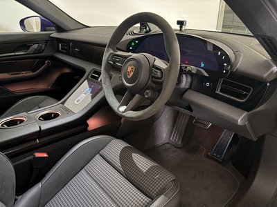 2026 Porsche TAYCAN thumbnail 20