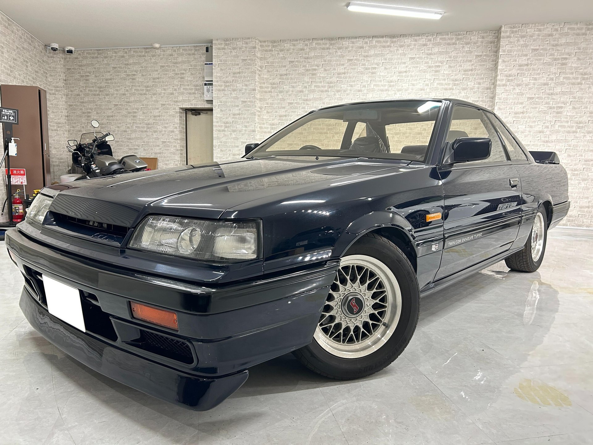 NISSAN SKYLINE COUPE - View 1