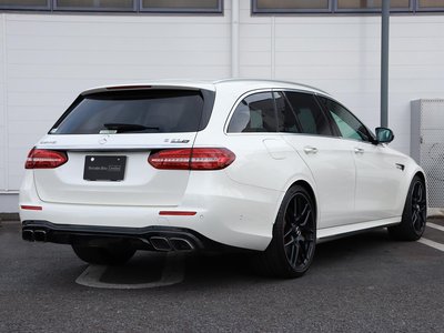 MERCEDES-BENZ E-CLASS AMG - 8