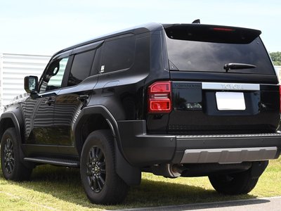 TOYOTA LAND CRUISER 250 - 7