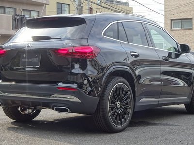 MERCEDES-BENZ GLA - 4