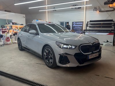 صورة 4 لـ 2025 BMW 5 SERIES