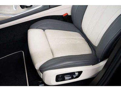2023 BMW X7 — миниатюра 32