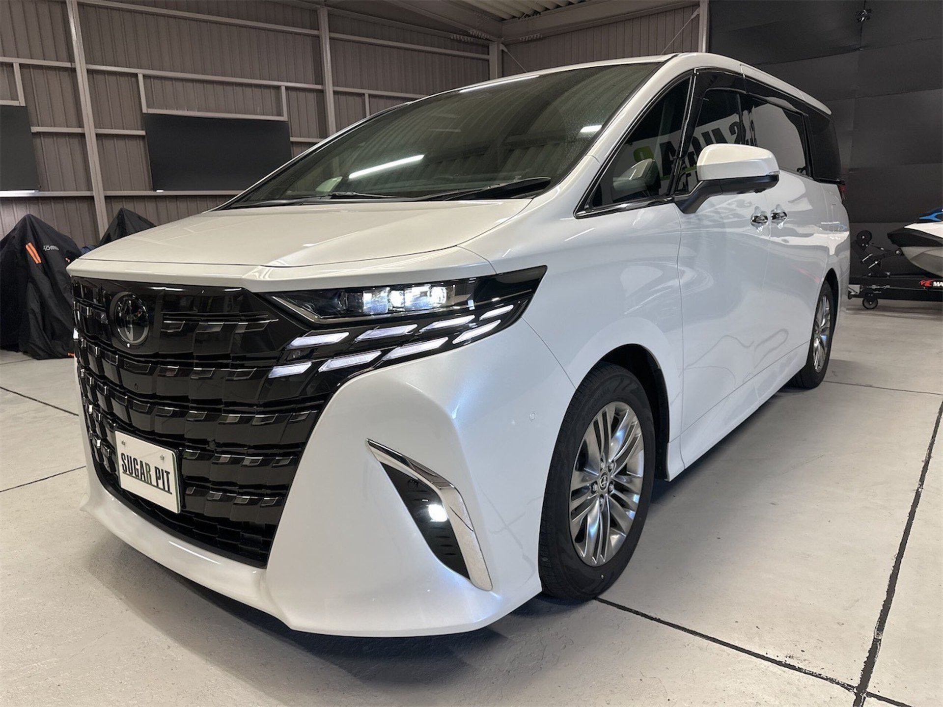 TOYOTA ALPHARD - View 1