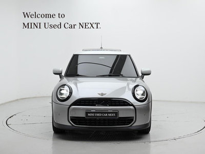 2025 MINI COOPER C photo 2