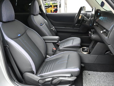 2025 MINI COOPER C photo 10
