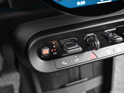 2025 MINI COOPER C photo 9