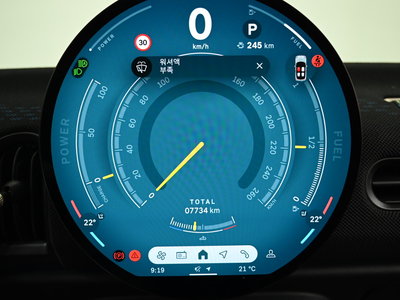 2025 MINI COOPER C photo 8