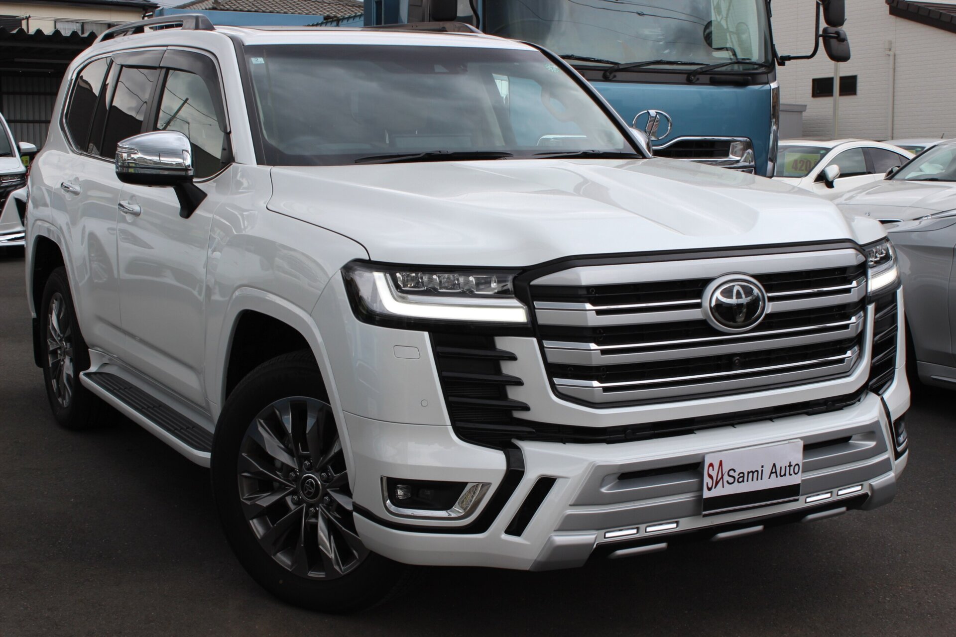 TOYOTA LAND CRUISER 300 - View 1