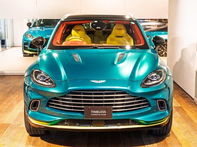 ASTON MARTIN DBX - 6