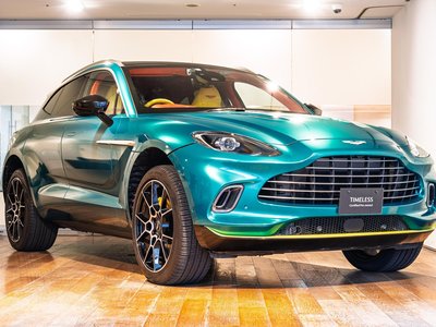 ASTON MARTIN DBX - 4