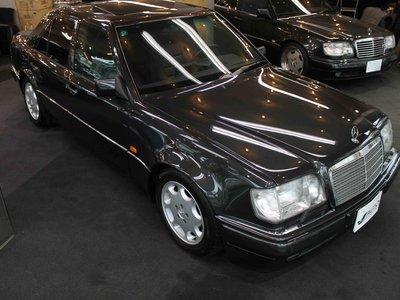 MERCEDES-BENZ E-CLASS - 1