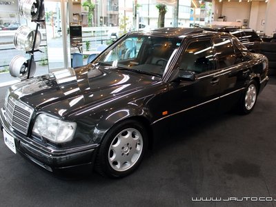 MERCEDES-BENZ E-CLASS - 6