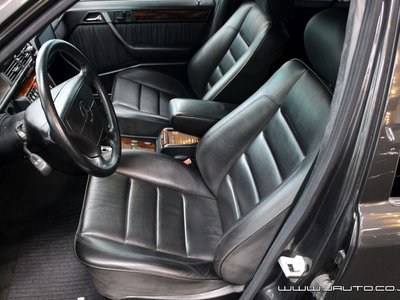 MERCEDES-BENZ E-CLASS - 7