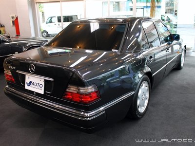 MERCEDES-BENZ E-CLASS - 5