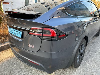 TESLA MODEL X - 3