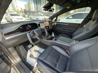 TESLA MODEL X - 7
