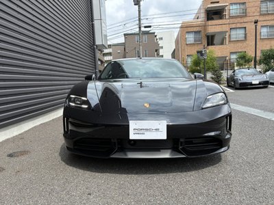 2026 Porsche TAYCAN 照片 3