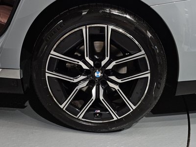 BMW 7 SERIES - 8