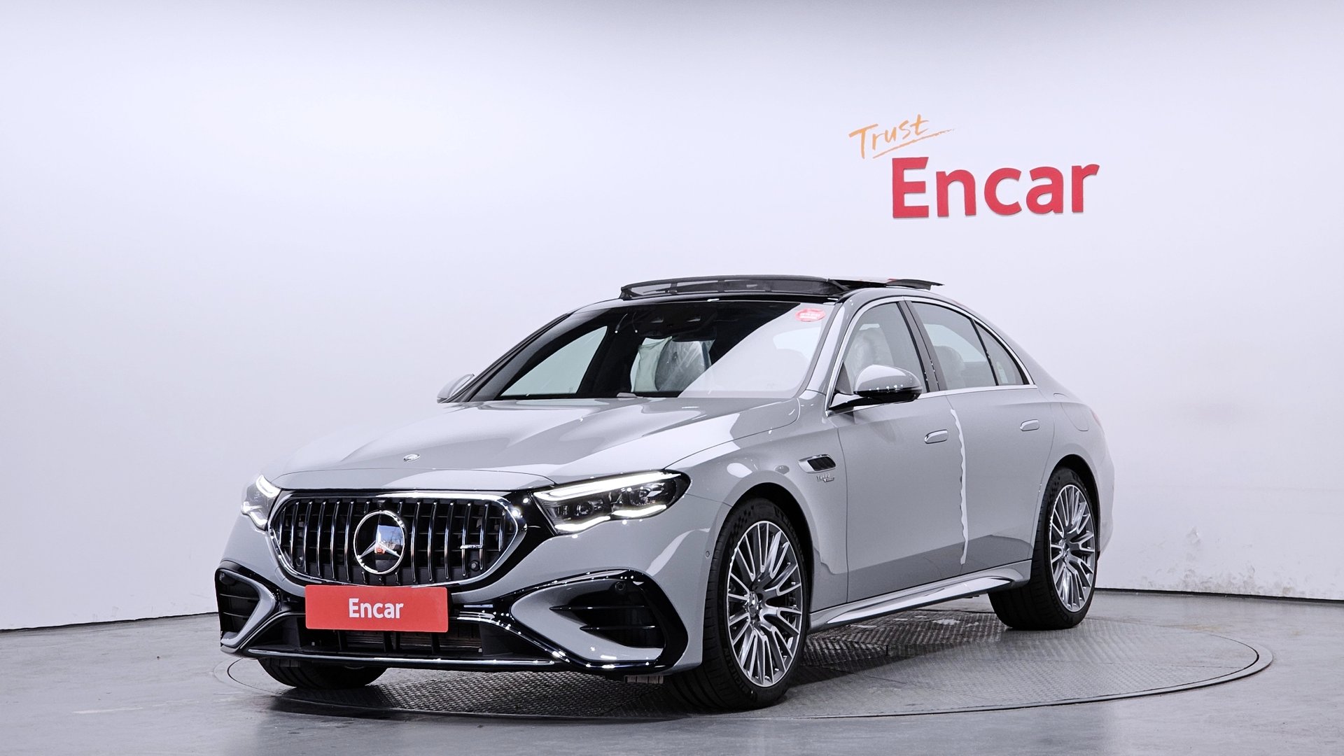 MERCEDES-BENZ E-CLASS - View 1