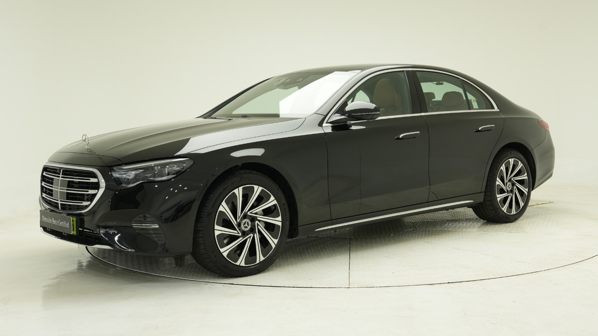 MERCEDES-BENZ E-CLASS - View 1