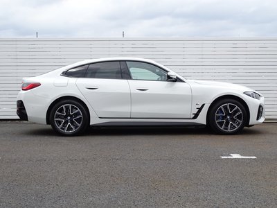 2025 BMW I4 — миниатюра 17
