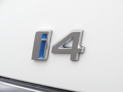 2025 BMW I4 — миниатюра 21