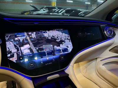 MERCEDES-BENZ EQS - 10