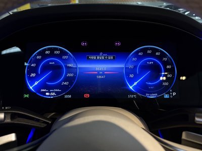 MERCEDES-BENZ EQS - 9