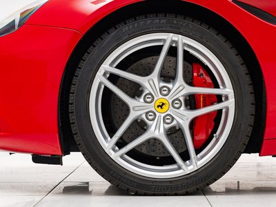 FERRARI CALIFORNIA T - 8