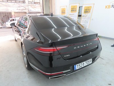 2022 Genesis G90 (RS4) photo 3