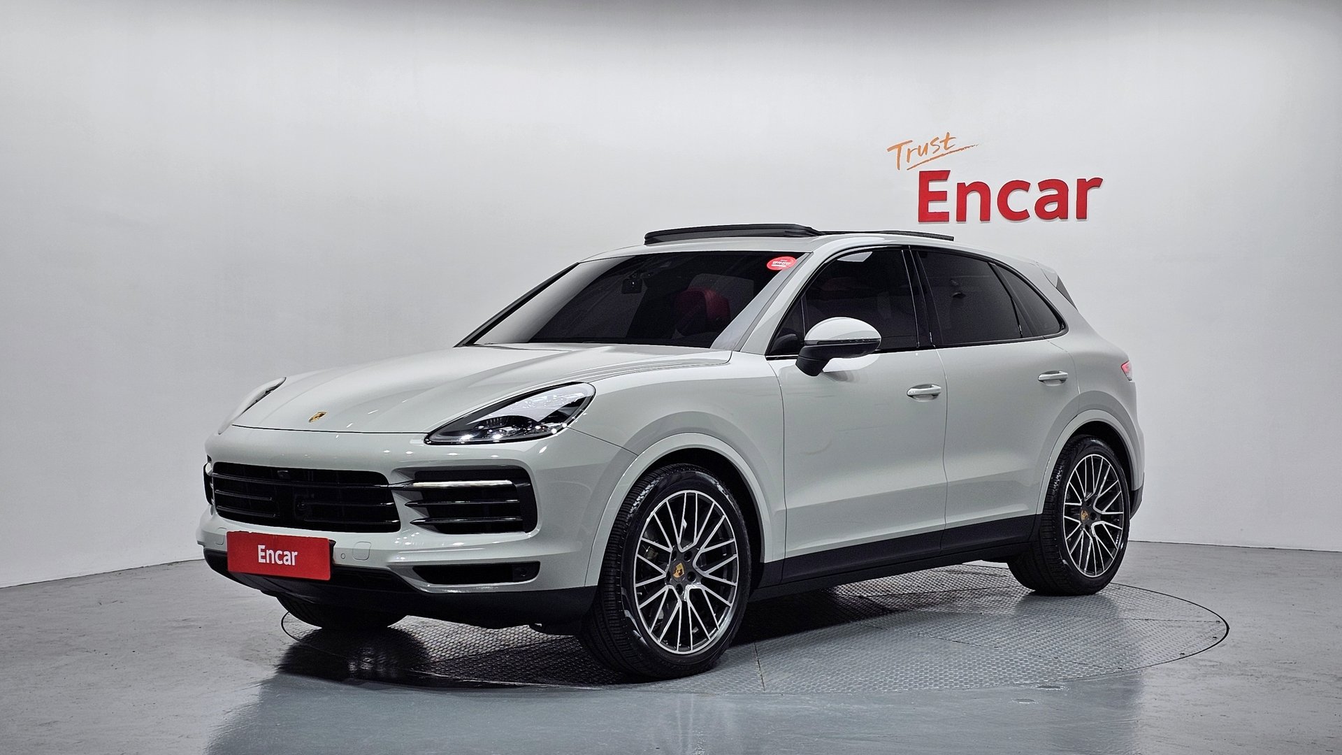 PORSCHE CAYENNE - View 1