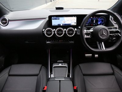 MERCEDES-BENZ EQA - 10