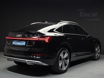 AUDI E-TRON - 3