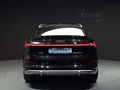 AUDI E-TRON - 4