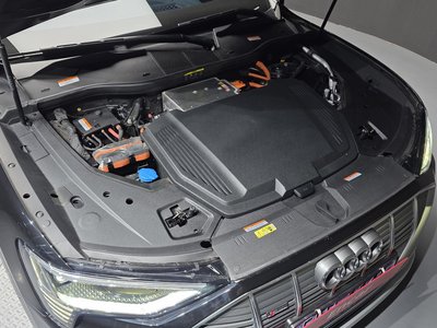AUDI E-TRON - 7
