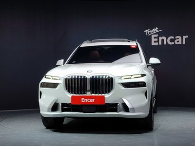 2024 BMW X7 photo 2