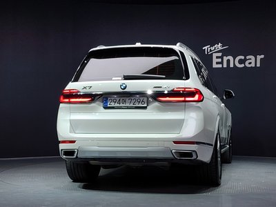 2024 BMW X7 photo 3