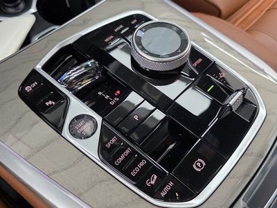 2024 BMW X7 photo 9
