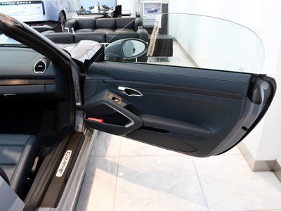 2023 Porsche 718 thumbnail 26