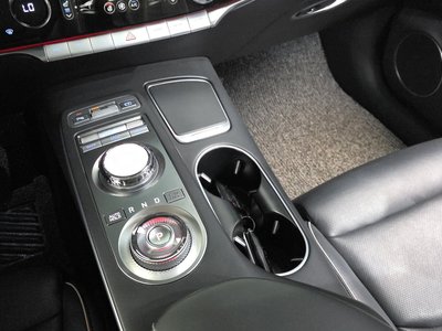 2021 Genesis GV70 photo 9