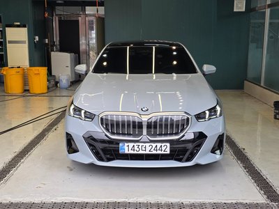 BMW 5 SERIES - 4