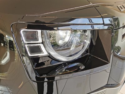 LAND ROVER DEFENDER - 8