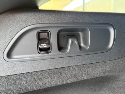 صورة مصغرة 49 لـ 2025 Mercedes-BENZ E-CLASS