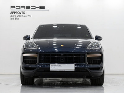 2022 Porsche CAYENNE photo 2