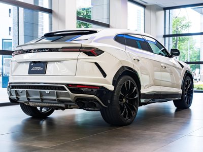 LAMBORGHINI URUS - 6