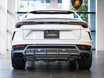 LAMBORGHINI URUS - 8