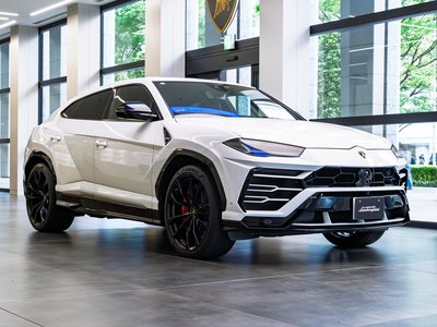LAMBORGHINI URUS - 2