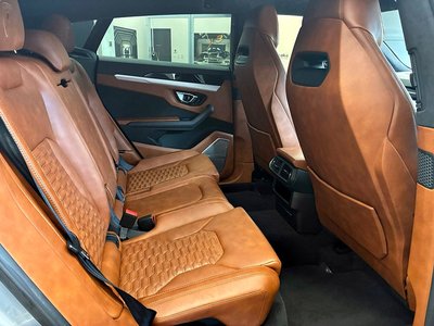 LAMBORGHINI URUS - 9